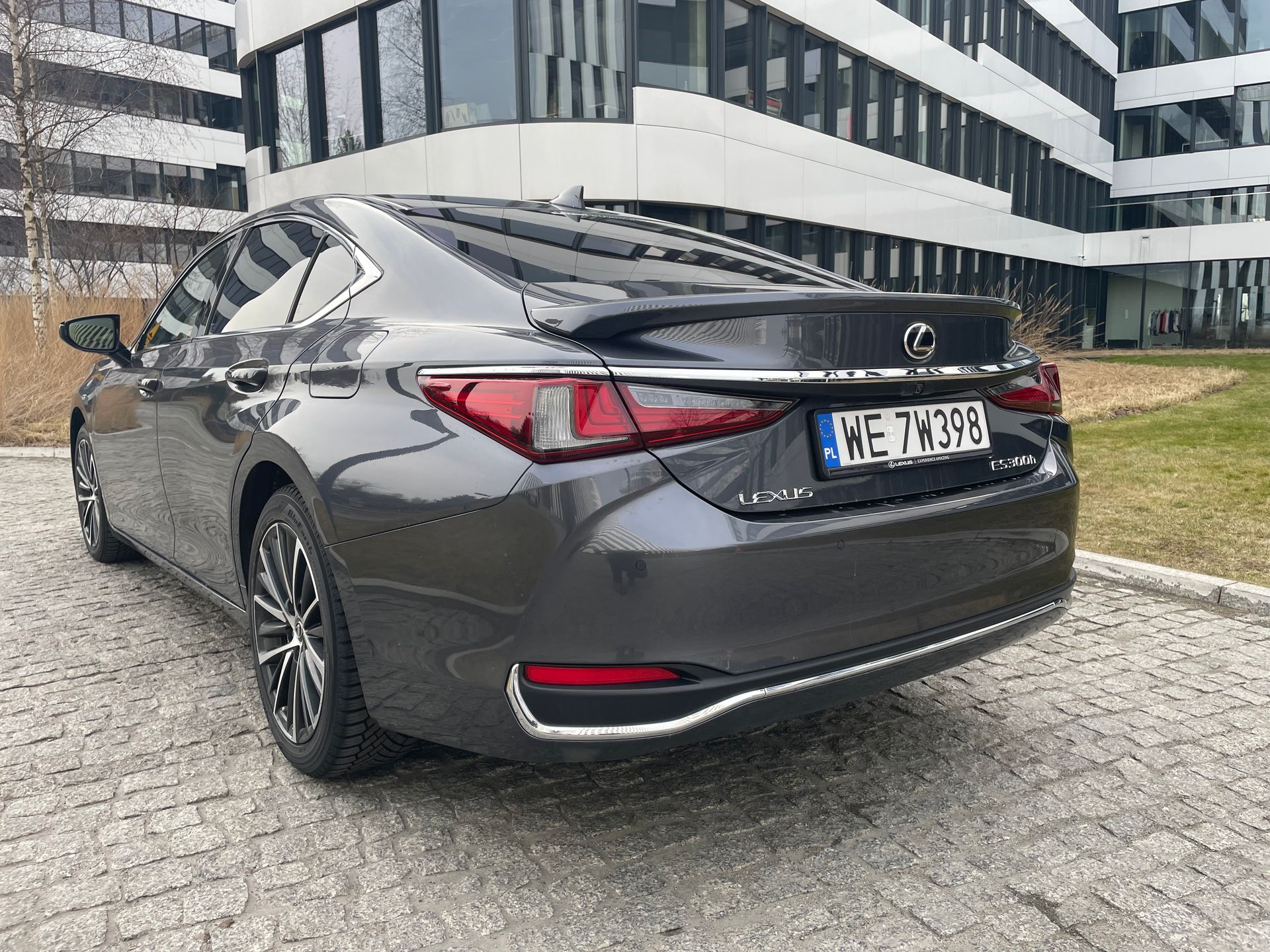 Lexus ES 300h 2023