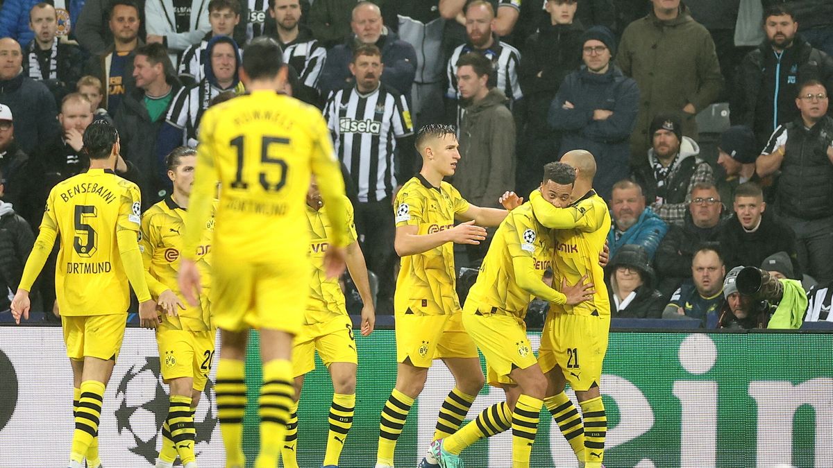 radość piłkarzy Borussii po golu w meczu z Newcastle