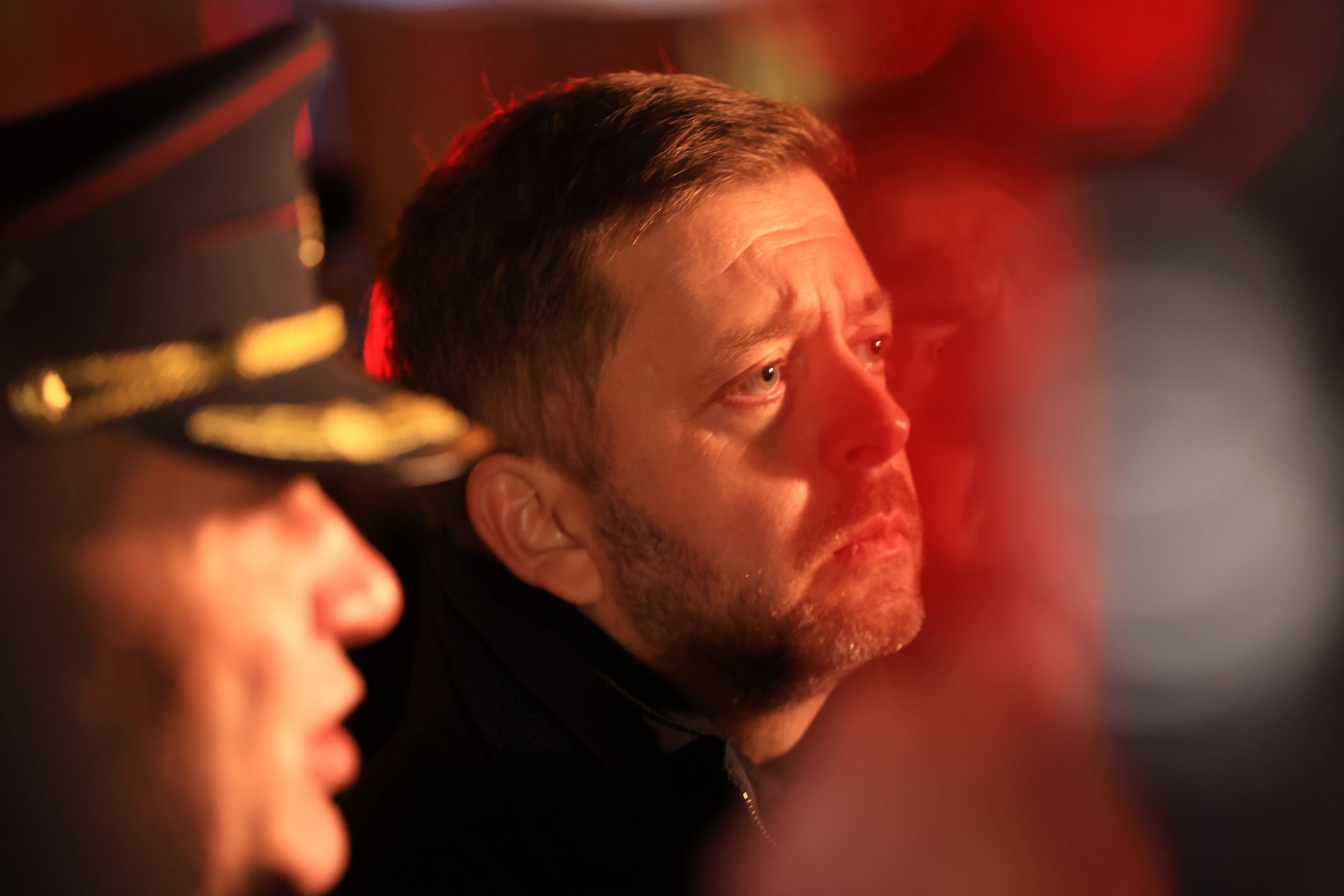 Several dead and dozens injured in central Prague University shooting
epa11040058 Interior Minister Vit Rakusan(C) and Police President, Martin Vondrasek(L) speak to the press near the scene of a shooting at Charles University in central Prague, 21 December 2023. According to the Police President, Martin Vondrasek, there are more than 15 people dead and 24 injured, but that these may not be final numbers. According to Czech police the perpetrator of  was a 24 year-old Charles University student.  EPA/MARTIN DIVISEK  EPA-EFE/MARTIN DIVISEK 
Dostawca: PAP/EPA.
MARTIN DIVISEK