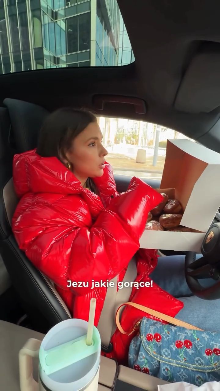 Klaudia Halejcio podczas degustacji pączków