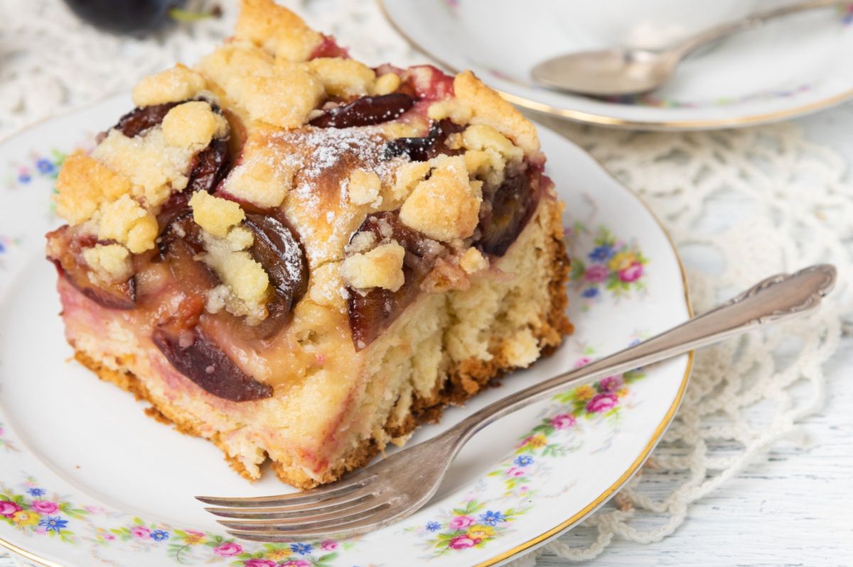 Perfect plum cake: A weekend delight with buttery crumble