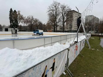 Kraków: Lodowisko pod NCK czeka na miłośników zimowych akrobacji