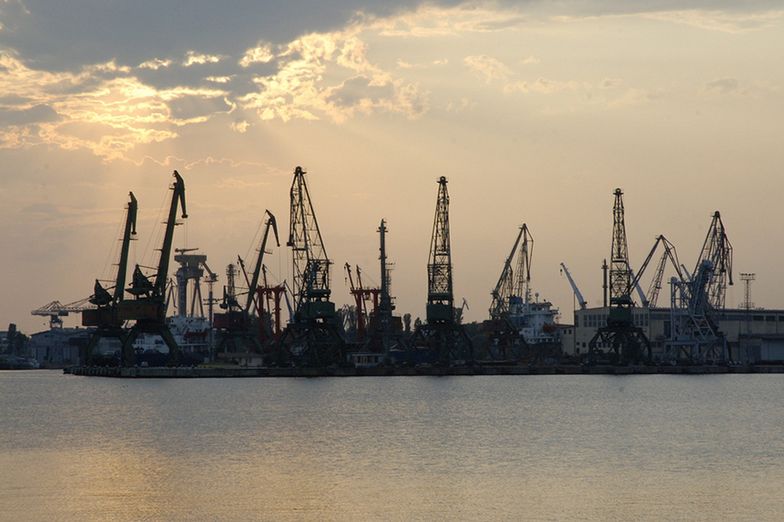 Kilka dni temu do portu w Warnie zawinął statek ze sprzętem do układania rur</br>pod wodą. Mimo to do inwestycji prawdopodobnie nie dojdzie</br>