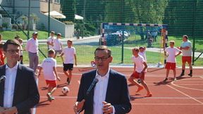 Mateusz Morawiecki otworzył osiedlowe boisko w Tychach (galeria)