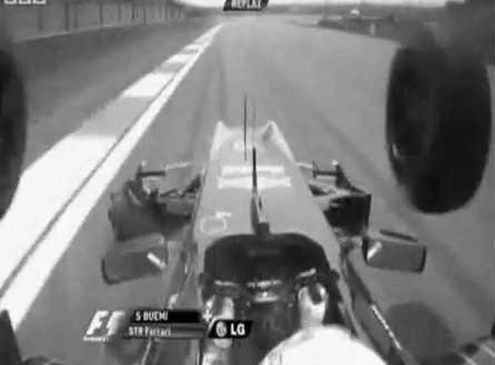 Latanie symultaniczne w F1! Odpadły oba koła na raz!