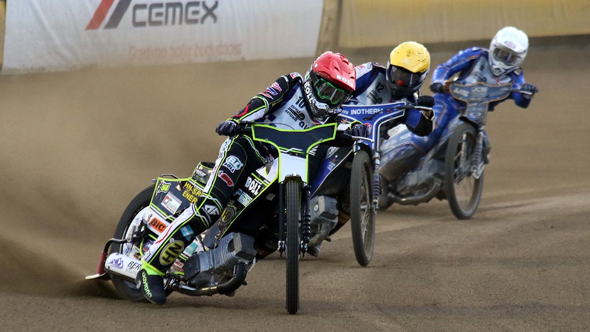 Martin Vaculik na prowadzeniu podczas GP Challenge w Gorican