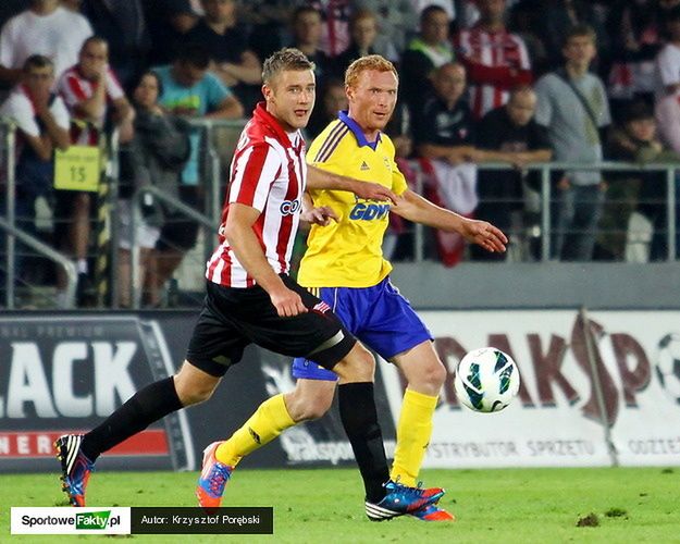 Radzewicz w tym sezonie grał już na bokach obrony i pomocy oraz w środku drugiej linii