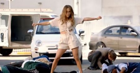Jennifer Lopez twarzą Fiata 500 [wideo]