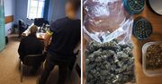 Lębork: Nerwowo oglądał się za radiowozem. Policjanci znaleźli narkotyki w apteczce