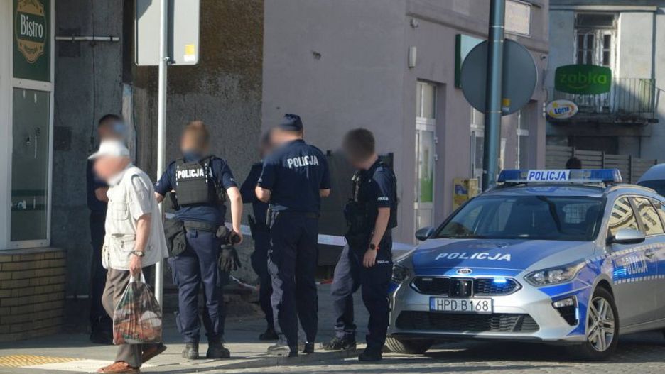 Mężczyzna ugodzony nożem obok dworca w Lublinie