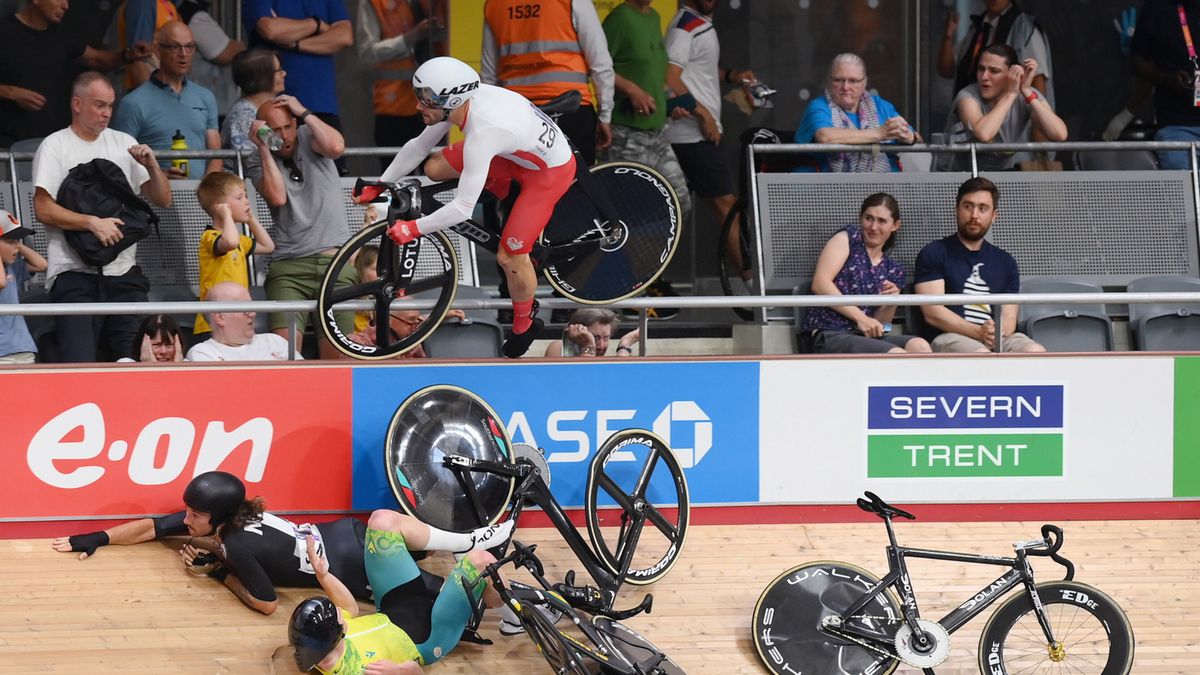 PAP/EPA / Alex Broadway / Na zdjęciu: fatalny upadek podczas Igrzysk Wspólnoty Narodów