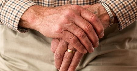 Nowa wsparcie dla seniorów coraz bliżej. Rząd obiecuje bon senioralny