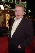 Albert Finney kontra M