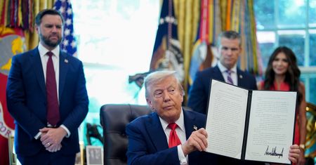 Trump wodzi za nos Ukrainę? "Sam zgubił się w labiryncie"