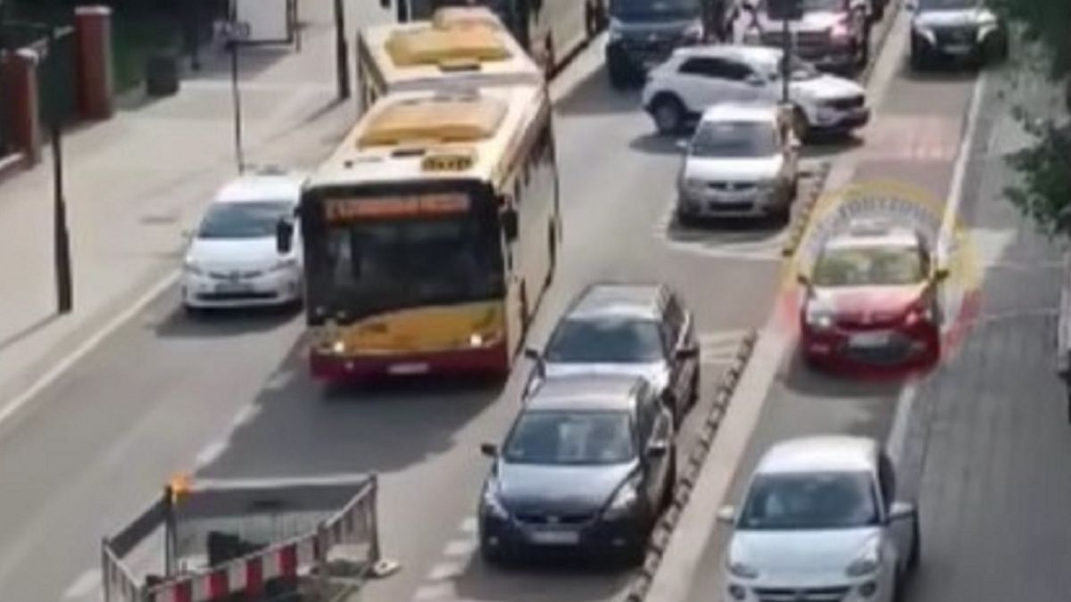 Łodzianie chcieli uniknąć korków, jechali ścieżkę rowerową.