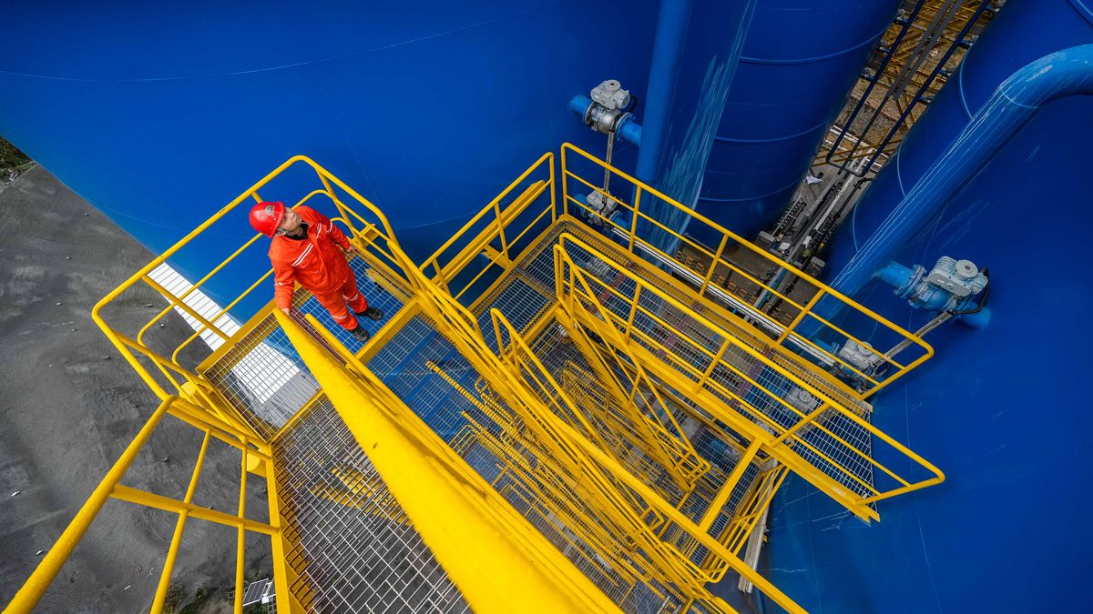 BIJIE, CHINA - NDECEMBER 4, 2024 - Workers carry out routine inspection on the facilities and equipment of the Ferriichong phosphate mine in Hualuo village, Sanjia street, Zhijin County, Bijie city, Southwest China's Guizhou province, Dec 4, 2024. (Photo credit should read CFOTO/Future Publishing via Getty Images)