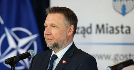 Szef MSWiA o pożarze lasu. "Najbliższe godziny kluczowe"