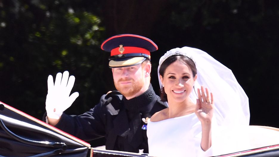 Jakie znaczenie mają cyfry i litery na tablicy rejestracyjnej z wesela Meghan I Harry'ego?