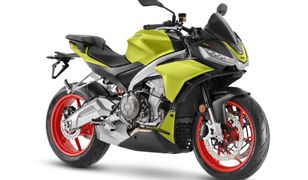 Debiutuje Aprilia Tuono 660. Lekki i zwinny naked
