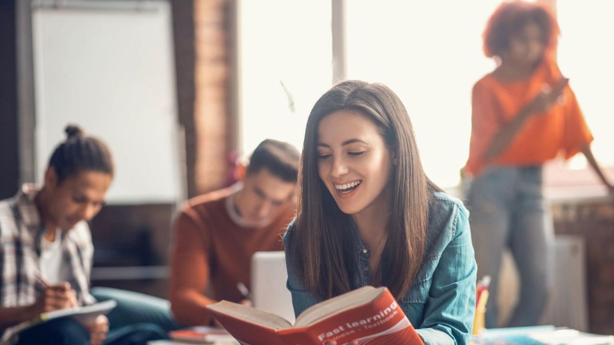 Szybka nauka słówek obcojęzycznych nie musi być nudna i monotonna.