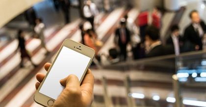 Zakupy ze smartfonem. Przegoniliśmy Niemców i Francuzów