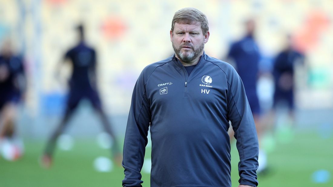 Zdjęcie okładkowe artykułu: Twitter / KAA Gent / Na zdjęciu: trener Hein Vanhaezebrouck