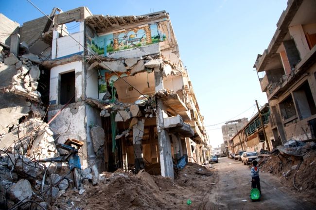 (Zniszczona w czasie wojny Gaza, fot. Ryan Rodrick Beiler / Shutterstock.com) 