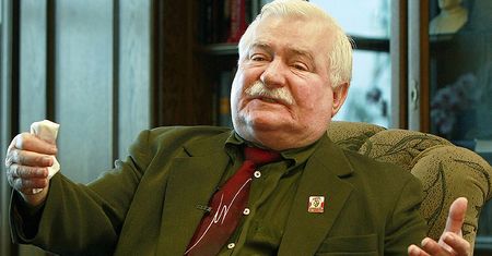 Ewa Koszowska: Czekam, aż wyniosą Wałęsę. Ten obrazek obiegnie cały świat