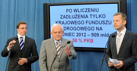 Dług publiczny Polski wyższy niż szacuje resort finansów - twierdzi SLD