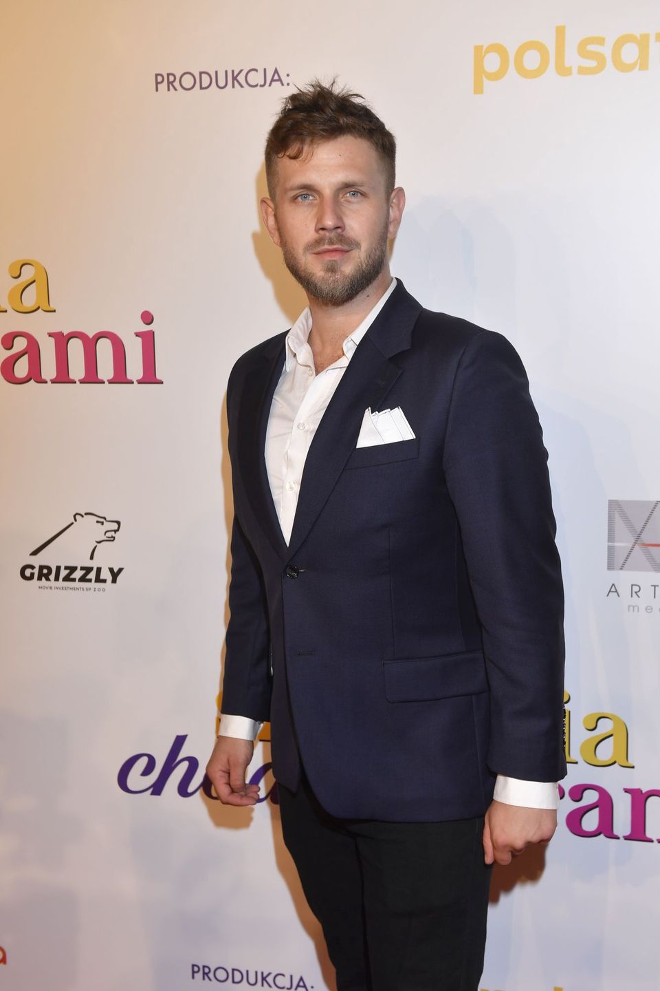 Antek Królikowski znowu przyszedł na premierę
