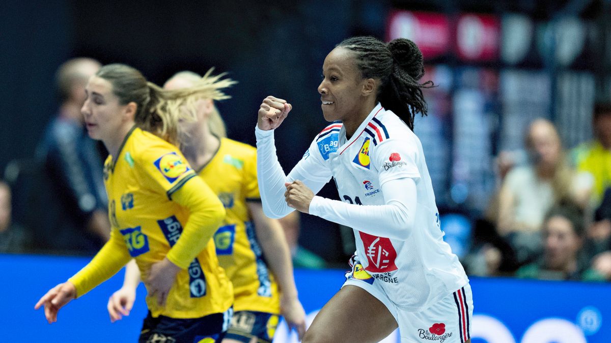 radość Orlane Kanor podczas meczu Szwecja - Francja na MŚ 2023 kobiet