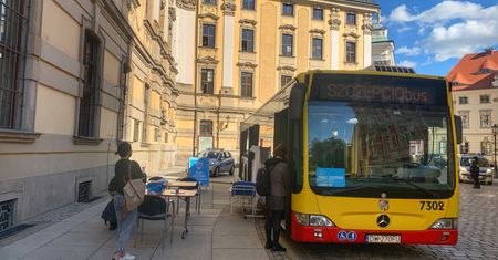 Wrocław. Będą szczepić studentów. Specjalny autobus stanie pod uczelniami