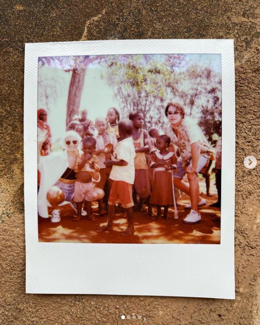 Julia Wieniawa w afrykańskiej wiosce