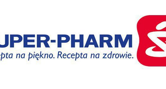 Super-Pharm reklamuje się lustrami w przestrzeni miejskiej
