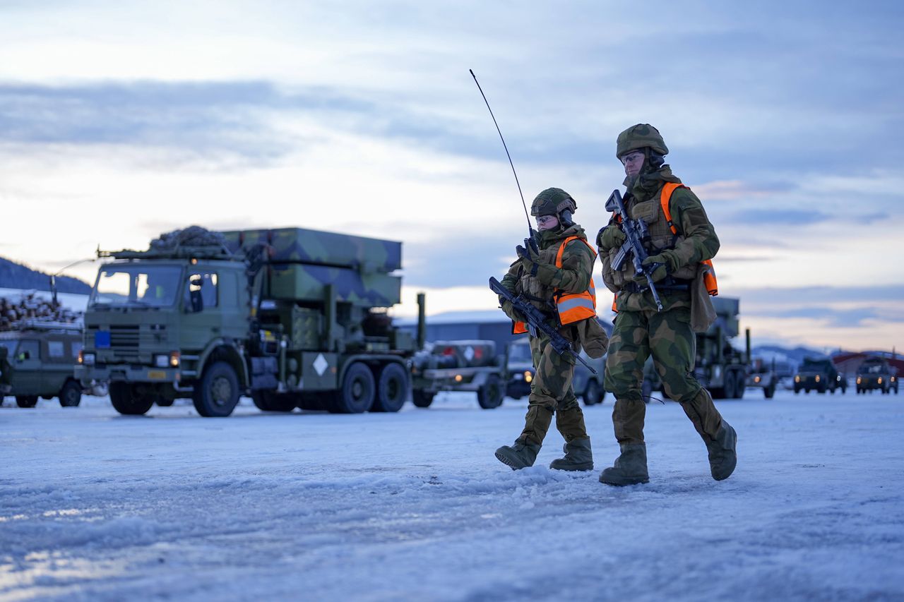 Norway prepares civilian evacuations near Russian border