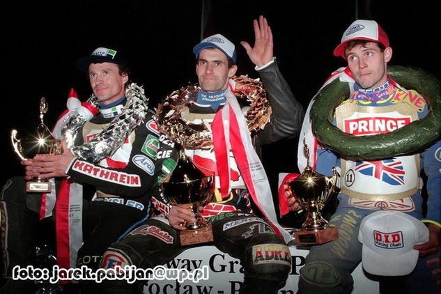 Podium pierwszego GP w historii. We Wrocławiu wygrał Tomasz Gollob (w środku)