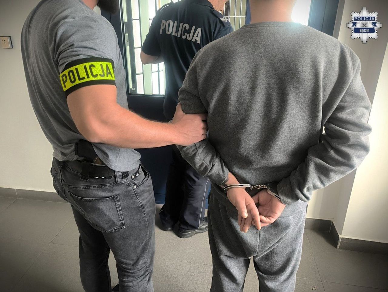 Będzin: 42-latek brutalnie pobił rówieśnika. Ofiara walczy o życie, sprawcy grozi dożywocie