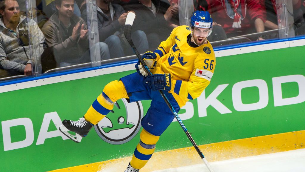 Zdjęcie okładkowe artykułu: Getty Images / RvS.Media/Robert Hradil / Na zdjęciu: Erik Gustafsson cieszy się z bramki