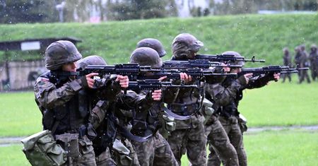 Dobrowolna służba wojskowa. 4,5 tys. zł dla ochotnika. Zainteresowanie rośnie