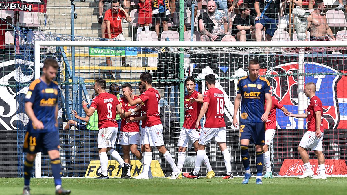 WP SportoweFakty / Krzysztof Porębski / Na zdjęciu: radość piłkarzy Wisły Kraków