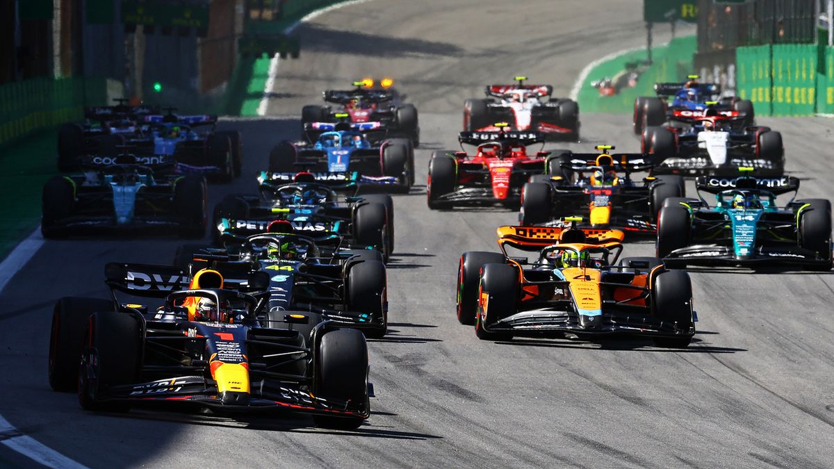 Materiały prasowe / Red Bull / Na zdjęciu: start do GP Sao Paulo