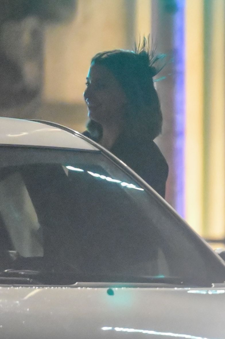 Julia Wieniawa baluje do trzeciej nad ranem