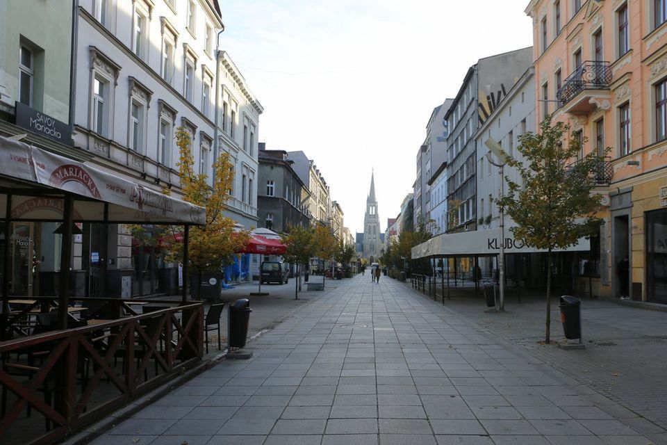Gdy wybuchła pandemia koronawirusa lokale na ul. Mariackiej w Katowicach opustoszały.