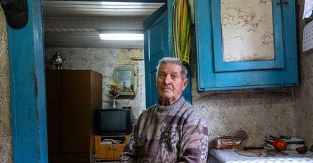 Odwiedził dom 90-latka z Podlasia. "Poczułem się jak w wehikule czasu"