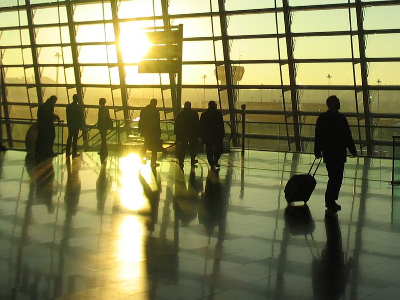 Awarię systemu kontroli lotów na lotnisku Heathrow spowodował błąd komputerowy