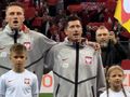 Ten film wywoła u ciebie ciarki. Tak Polacy odśpiewali hymn