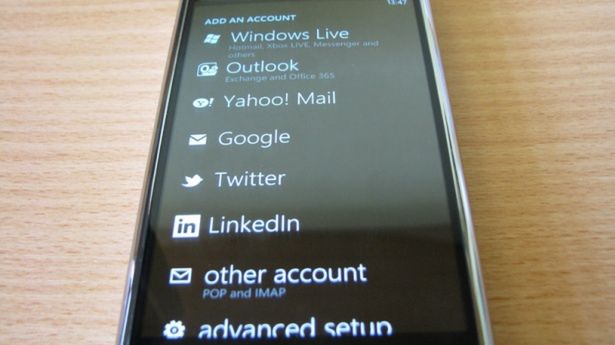 Testujemy Windows Phone 7.5 Mango cz.4 - społeczności, skrzynki pocztowe, hub People i kalendarz