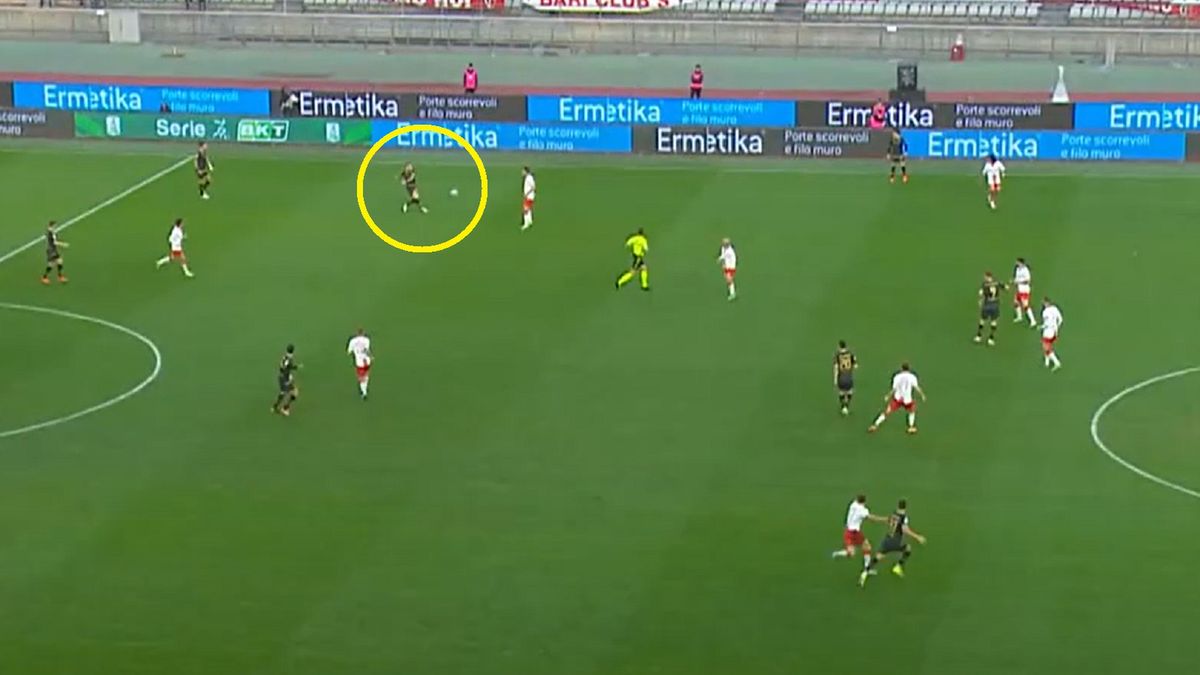 YouTube / Spezia Calcio / Na zdjęciu: asysta Jagiełły