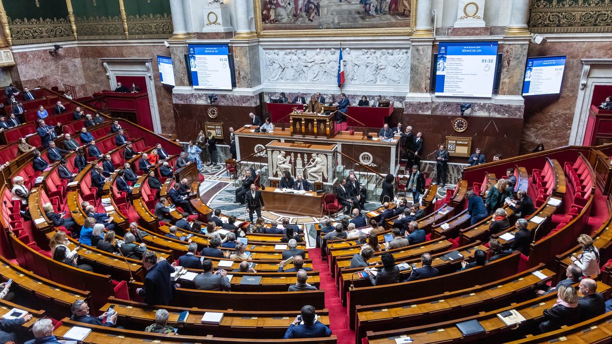 Budżet bez głosowania. Francuski rząd gra va banque