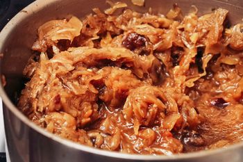 Nigdy nie dodawaj go do bigosu. Popsuje smak mięsa i kapusty